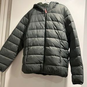 PELOTON Puffer Jacket olive army green new w/tag soft lining with peloton logos